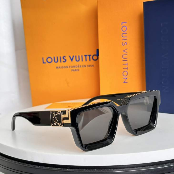 Picture of Louis Vuitton Sunglasses _SKUfw76721202fw
